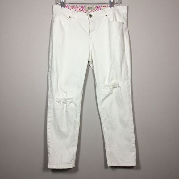 Vintage American brand creamy white distressed jeans waist 34” inner leg 25 1/2” - Picture 1 of 8